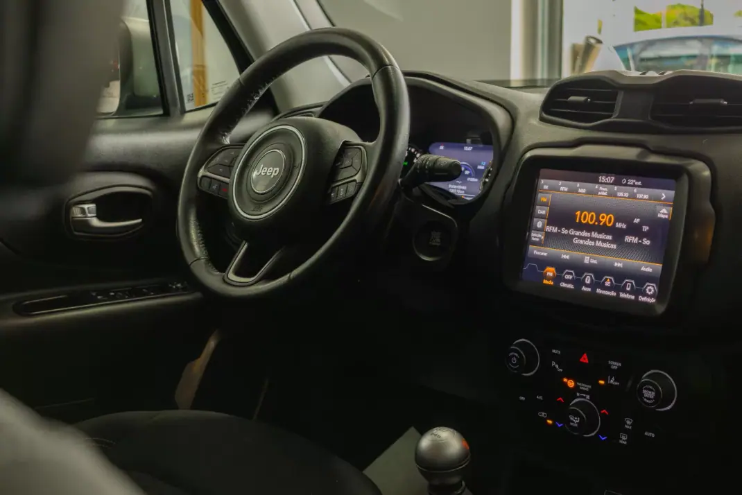 Jeep Renegade 2019 - 17900 EUR, 106000 km - AUTO.MOTO.pt - 106000km - foto 15 de 19