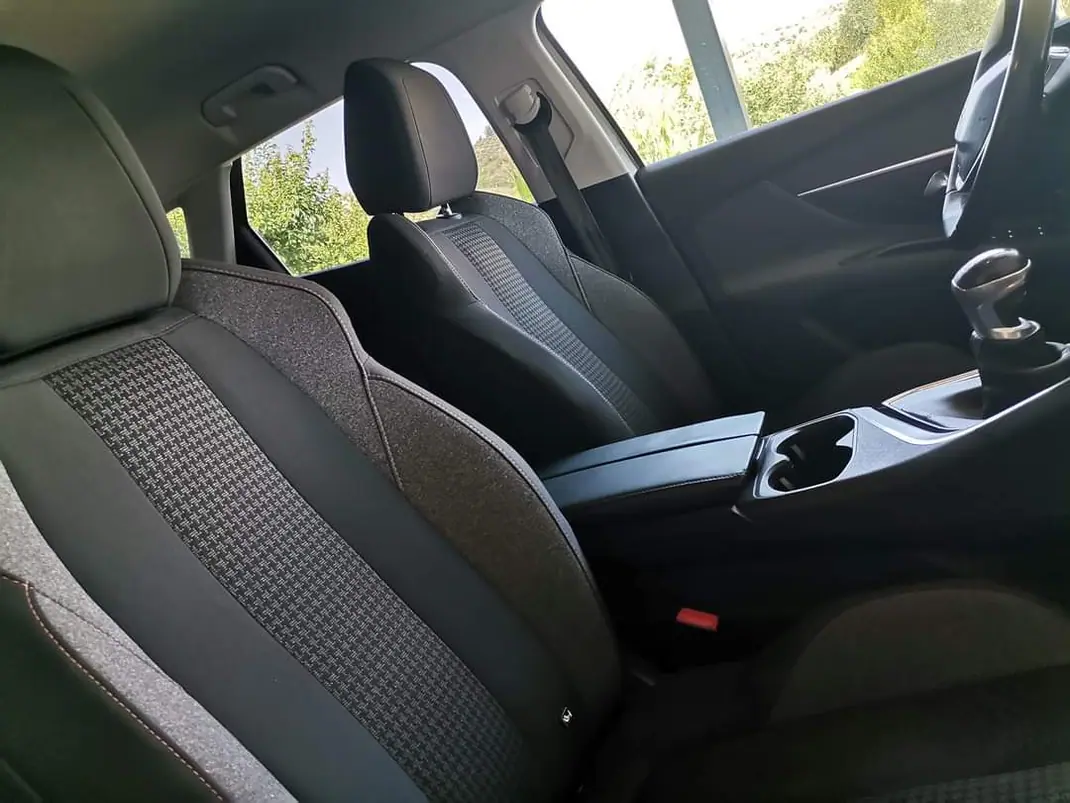 Peugeot 3008 2017 - 14000 EUR, 138000 km - 138000km - foto 8 de 10