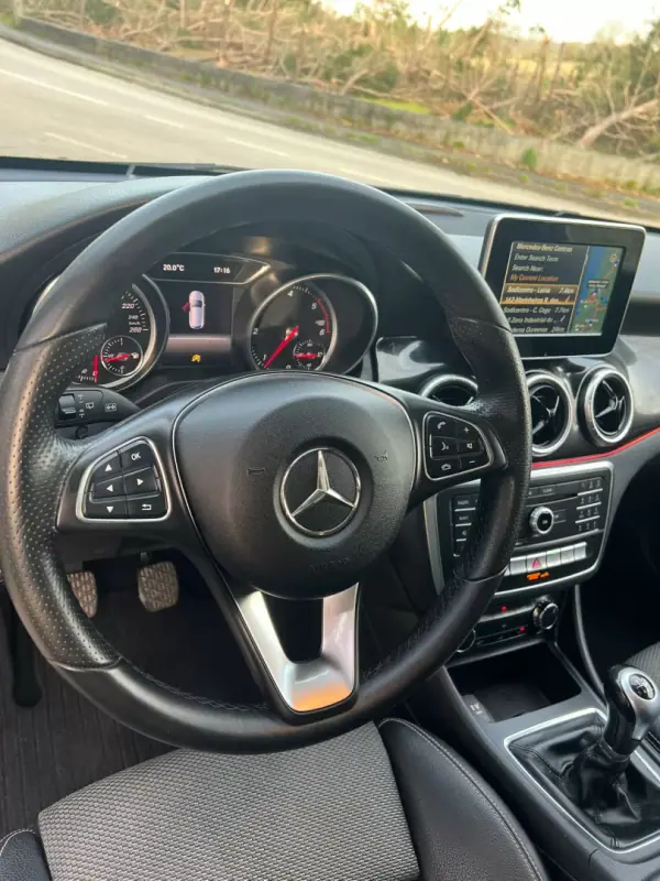 Mercedes-Benz CLA 180 2017 - 18650 EUR, 124000 km - AUTO.MOTO.pt - 124000km - foto 26 de 38