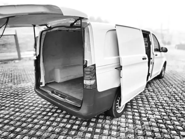 Mercedes-Benz 2021 - 24500 EUR, 65466 km - AUTO.MOTO.pt - 65466km - foto 9 de 17