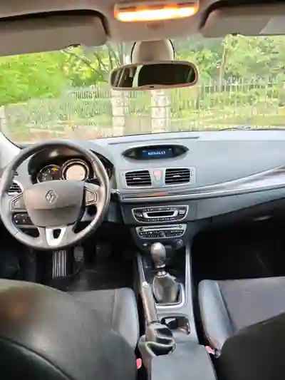 Renault Mégane 2010 - 4300 EUR, 246000 km - AUTO.MOTO.pt - 246000km - foto 7 de 9