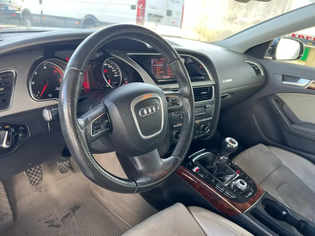 Audi A5 Sportback 2010 - 16500 EUR, 116235 km - AUTO.MOTO.pt - 116235km - foto 12 de 13