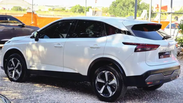 Nissan Qashqai 2024 - 26950 EUR, 70300 km - AUTO.MOTO.pt - 70300km - foto 8 de 22