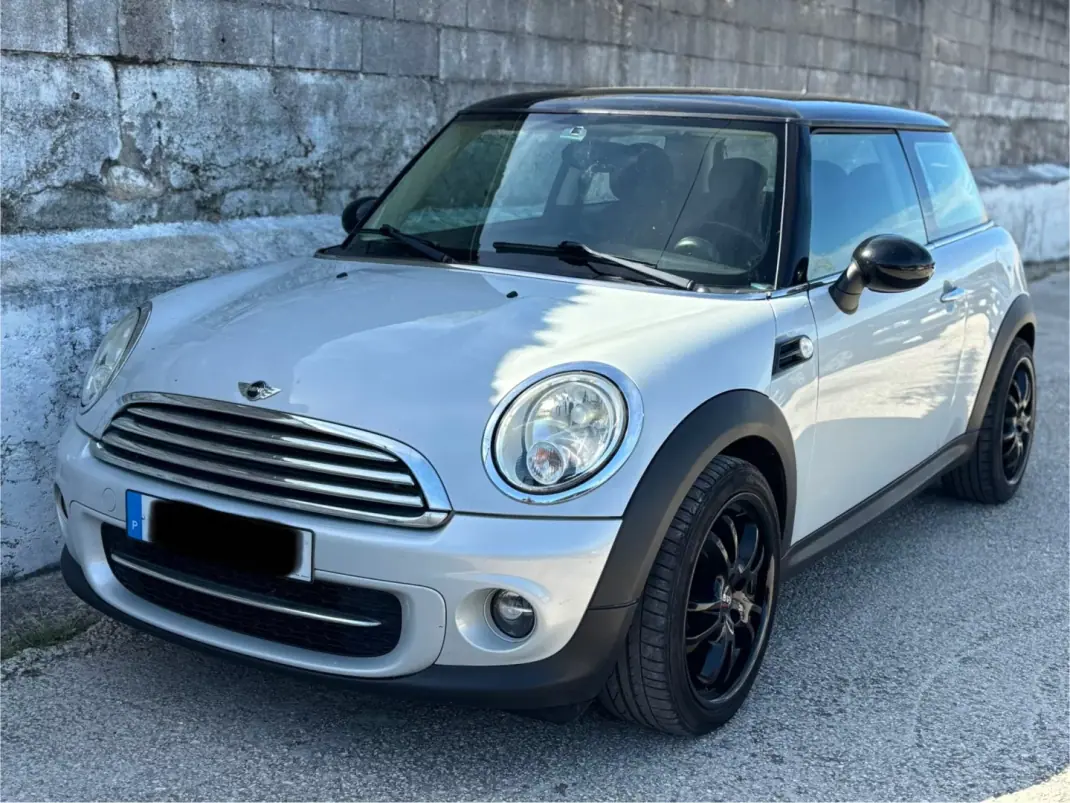 MINI Cooper 2010 - 7000 EUR, 208000 km - AUTO.MOTO.pt - 208000km - foto 1 de 11