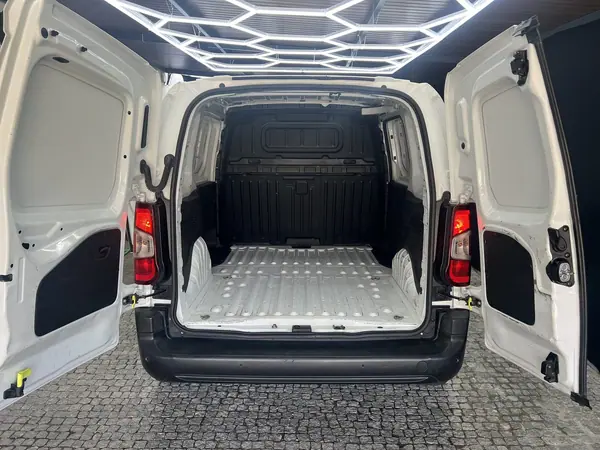 Citroën Berlingo 1.5 Bluehdi M 102cv 2020 - 11900 EUR, 155500 km - AUTO.MOTO.pt - 155500km - foto 8 de 15