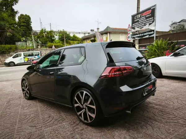 Volkswagen Golf 2014 - 19900 EUR, 160000 km - AUTO.MOTO.pt - 160000km - foto 12 de 34