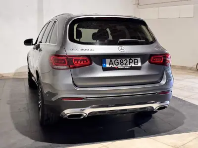 Mercedes-Benz GLC 300 2021 - 35900 EUR, 157354 km - AUTO.MOTO.pt - 157354km - foto 7 de 22