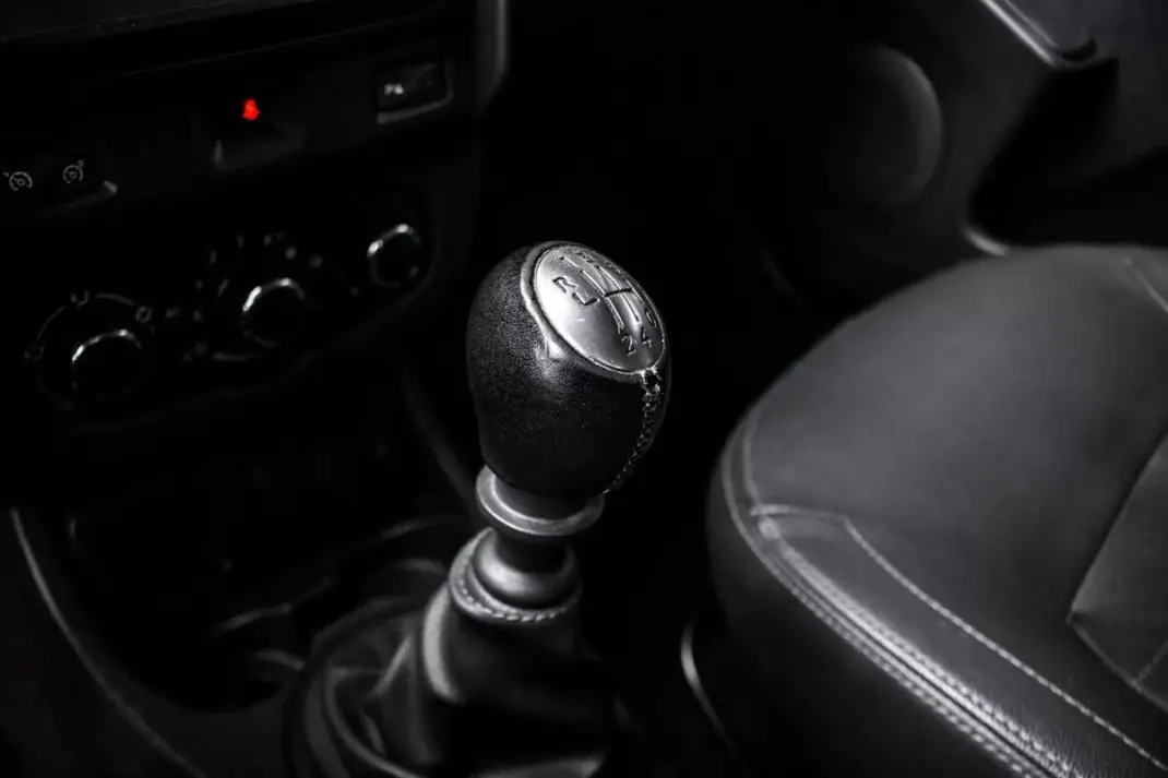 Dacia Duster 2014 - 10490 EUR, 134765 km - AUTO.MOTO.pt - 134765km - foto 17 de 36