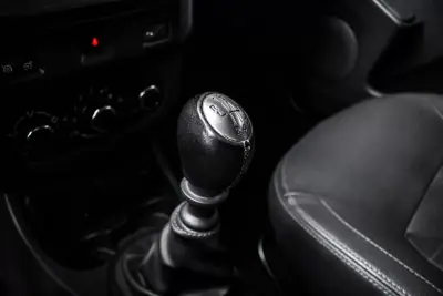 Dacia Duster 2014 - 10490 EUR, 134765 km - AUTO.MOTO.pt - 134765km - foto 17 de 36