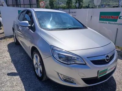 Opel Astra 2010 - 6350 EUR, 76845 km - AUTO.MOTO.pt - 76845km - foto 5 de 28