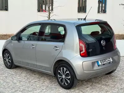 Volkswagen Up! 2016 - 8450 EUR, 35000 km - 35000km - foto 5 de 18