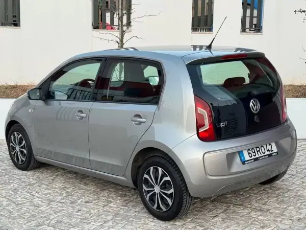 Volkswagen Up! 2016 - 8450 EUR, 35000 km - 35000km - foto 5 de 18