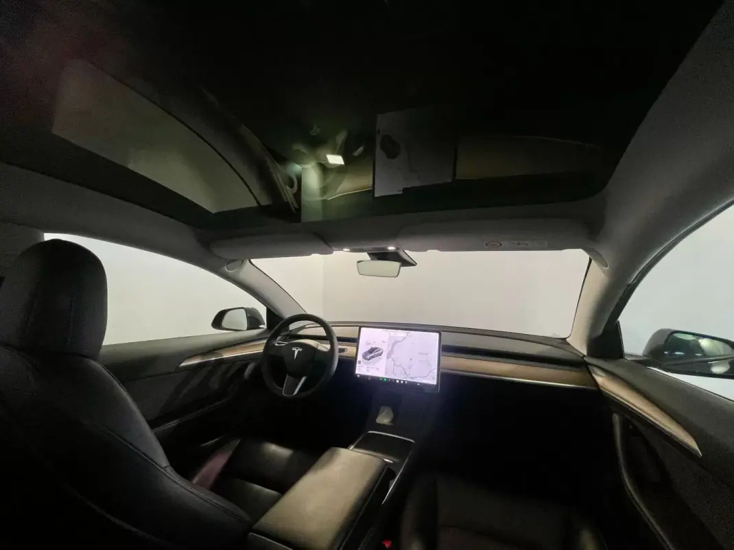 Tesla Model 3 2022 - 29700 EUR, 49000 km - AUTO.MOTO.pt - 49000km - foto 3 de 43