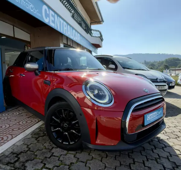 MINI 5 Portas 1.5 Cooper Auto 136Cv | GPS | CÂMARA | PELE 2021 Petrol