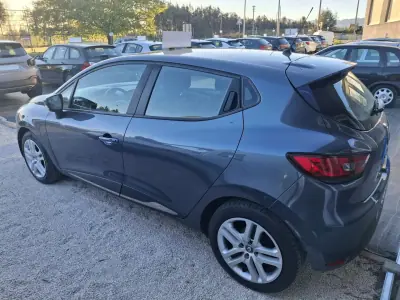 Renault Clio 2018 - 1295 EUR, 57123 km - AUTO.MOTO.pt - 57123km - foto 4 de 11