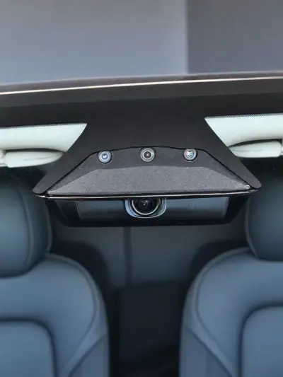 Tesla Model 3 2023 - 35490 EUR, 85014 km - 85014km - foto 23 de 24