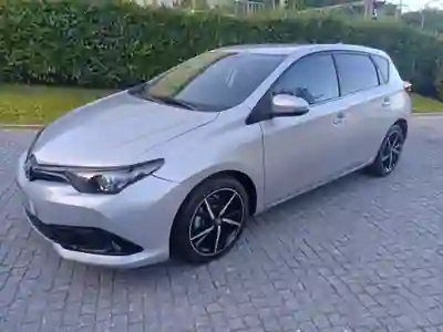 Toyota Auris 2018 - 14250 EUR, 188000 km - foto 1 de 11