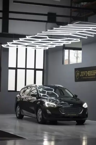 Ford Focus 2021 - 13850 EUR, 196506 km - AUTO.MOTO.pt - 196506km - foto 3 de 42