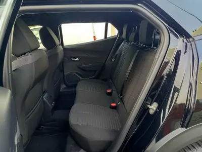 Peugeot e-2008 2022 - 17990 EUR, 70100 km - AUTO.MOTO.pt - 70100km - foto 12 de 19