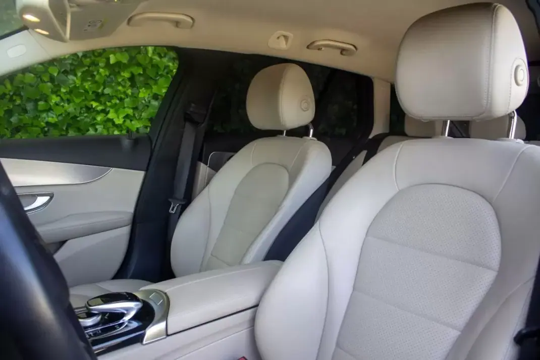 Mercedes-Benz C 220 2017 - 23900 EUR, 125000 km - AUTO.MOTO.pt - 125000km - foto 12 de 16