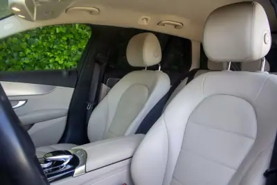 Mercedes-Benz C 220 2017 - 23900 EUR, 125000 km - AUTO.MOTO.pt - 125000km - foto 12 de 16