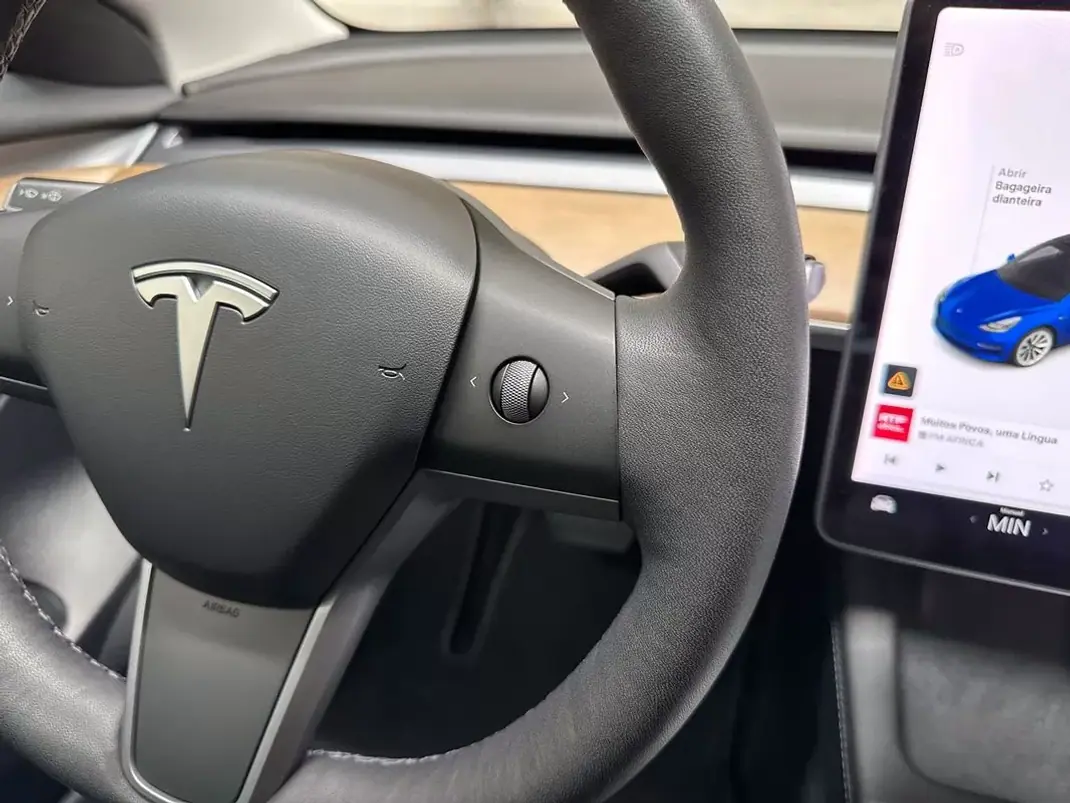 Tesla Model 3 2021 - 27950 EUR, 58905 km - AUTO.MOTO.pt - 58905km - foto 47 de 55