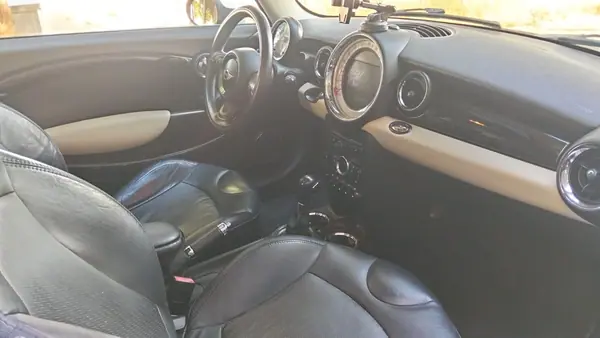 MINI Cooper 2013 - 9500 EUR, 187994 km - AUTO.MOTO.pt - 187994km - foto 10 de 15
