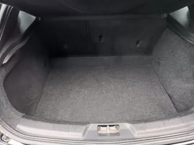 Volvo V40 2017 - 12850 EUR, 130000 km - AUTO.MOTO.pt - 130000km - foto 14 de 14