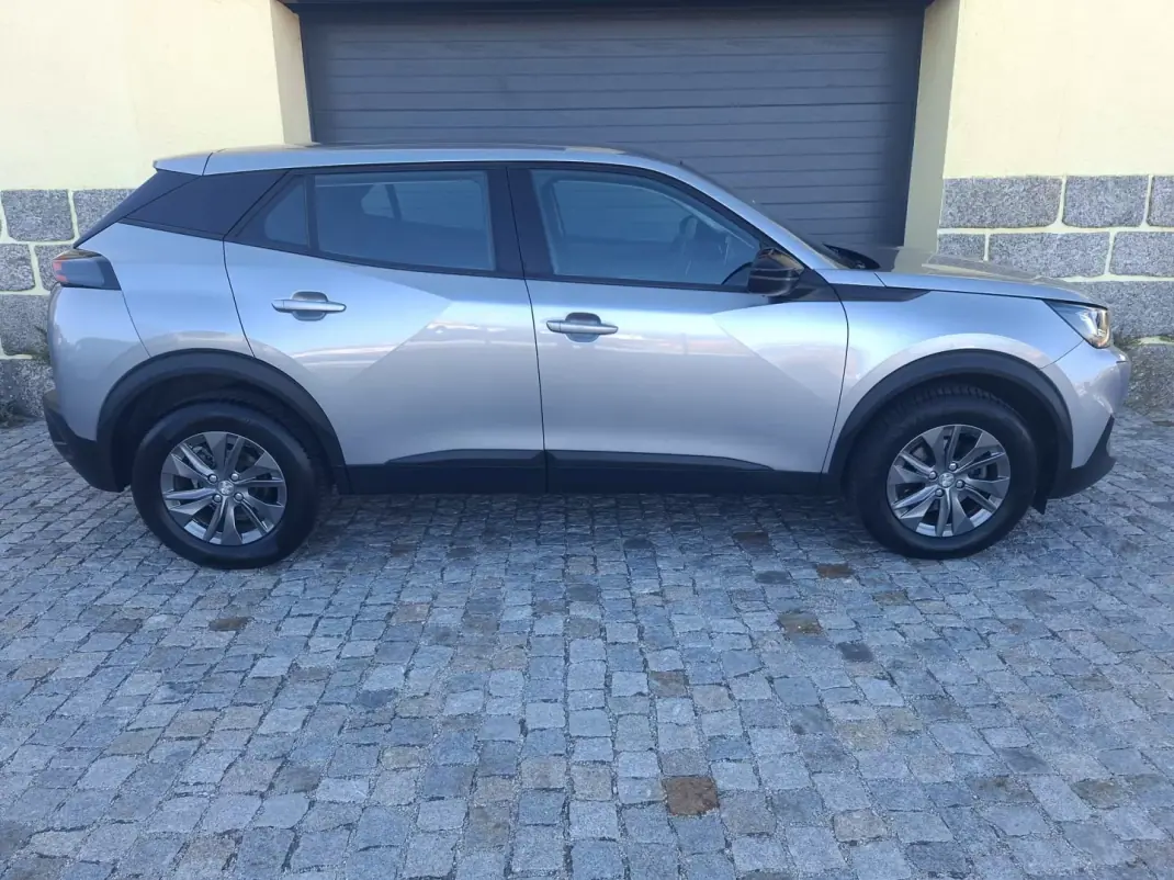 Peugeot 2008 2022 - 16490 EUR, 88812 km - 88812km - foto 5 de 18