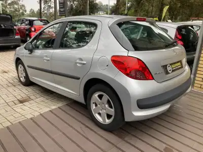 Peugeot 207 2007 - 4990 EUR, 227955 km - AUTO.MOTO.pt - 227955km - foto 6 de 15