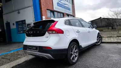 Volvo V40 2014 - 11900 EUR, 205000 km - AUTO.MOTO.pt - 205000km - foto 4 de 20