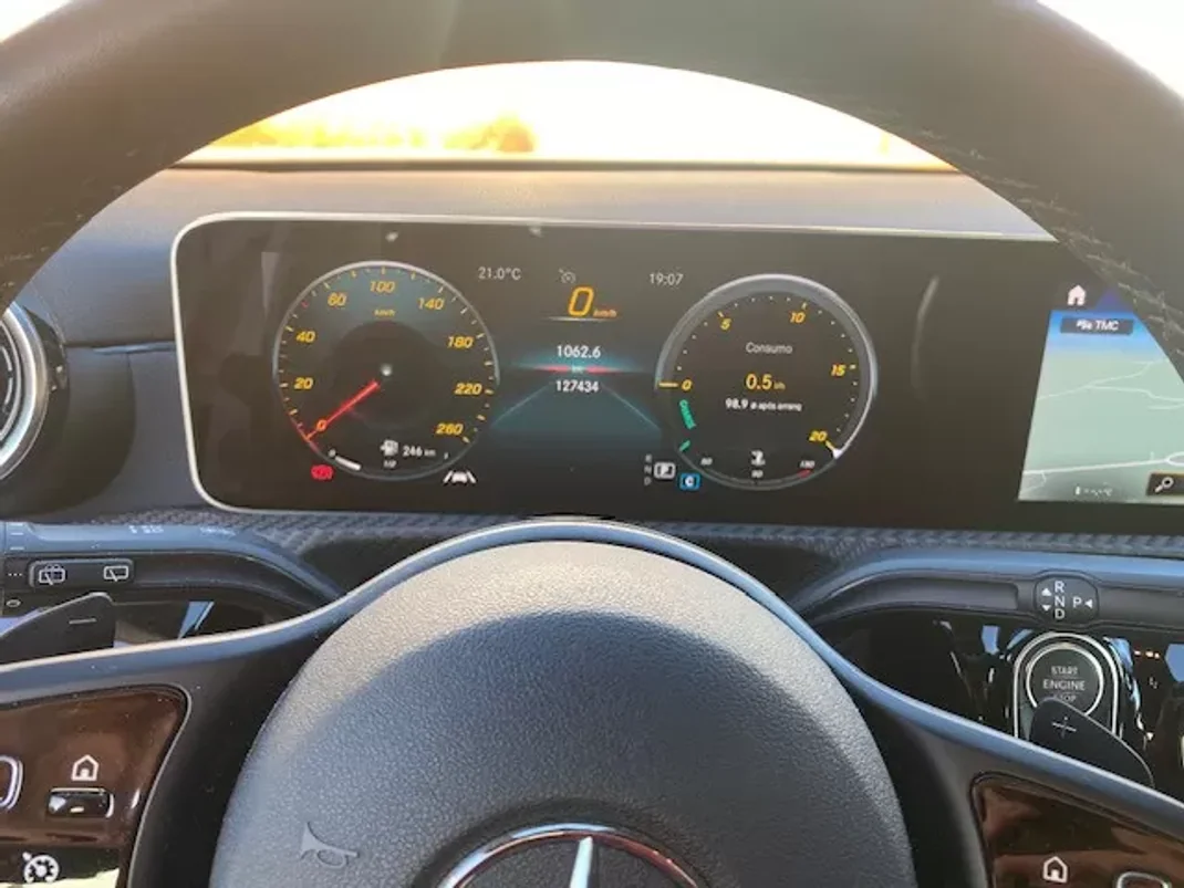 Mercedes-Benz A 180 2019 - 22990 EUR, 127450 km - AUTO.MOTO.pt - 127450km - foto 14 de 20