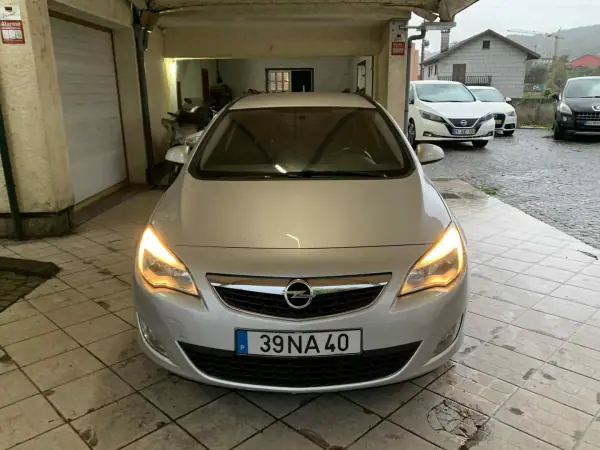 Opel Astra Sports Tourer 2012 - 6750 EUR, 274002 km - AUTO.MOTO.pt - 274002km - foto 7 de 21