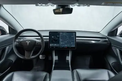 Tesla Model 3 2020 - 30950 EUR, 78000 km - AUTO.MOTO.pt - 78000km - foto 17 de 46