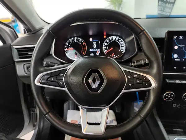 Renault Clio 2021 - 12750 EUR, 76000 km - AUTO.MOTO.pt - 76000km - foto 13 de 24