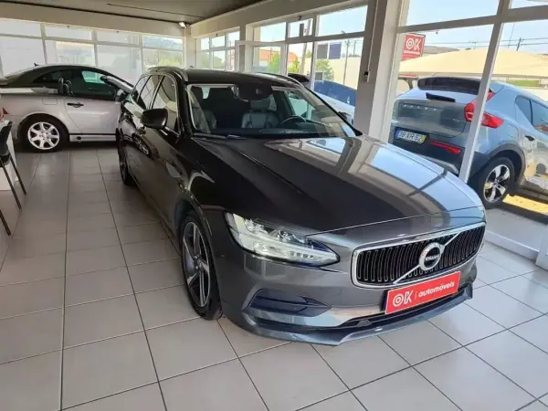Volvo V90 2018 - 20990 EUR, 188000 km - AUTO.MOTO.pt - 188000km - foto 2 de 35
