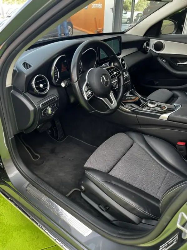 Mercedes-Benz C 300 2020 - 34900 EUR, 159000 km - AUTO.MOTO.pt - 159000km - foto 3 de 27