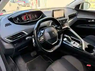 Peugeot 5008 2018 - 14900 EUR, 260000 km - foto 6 de 15