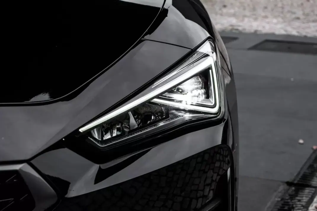 Cupra Leon 2024 - 44990 EUR, 28344 km - 28344km - foto 8 de 49