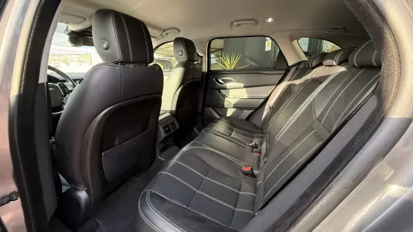 Land Rover Range Rover Velar 2018 - 26990 EUR, 179000 km - 179000km - foto 26 de 39