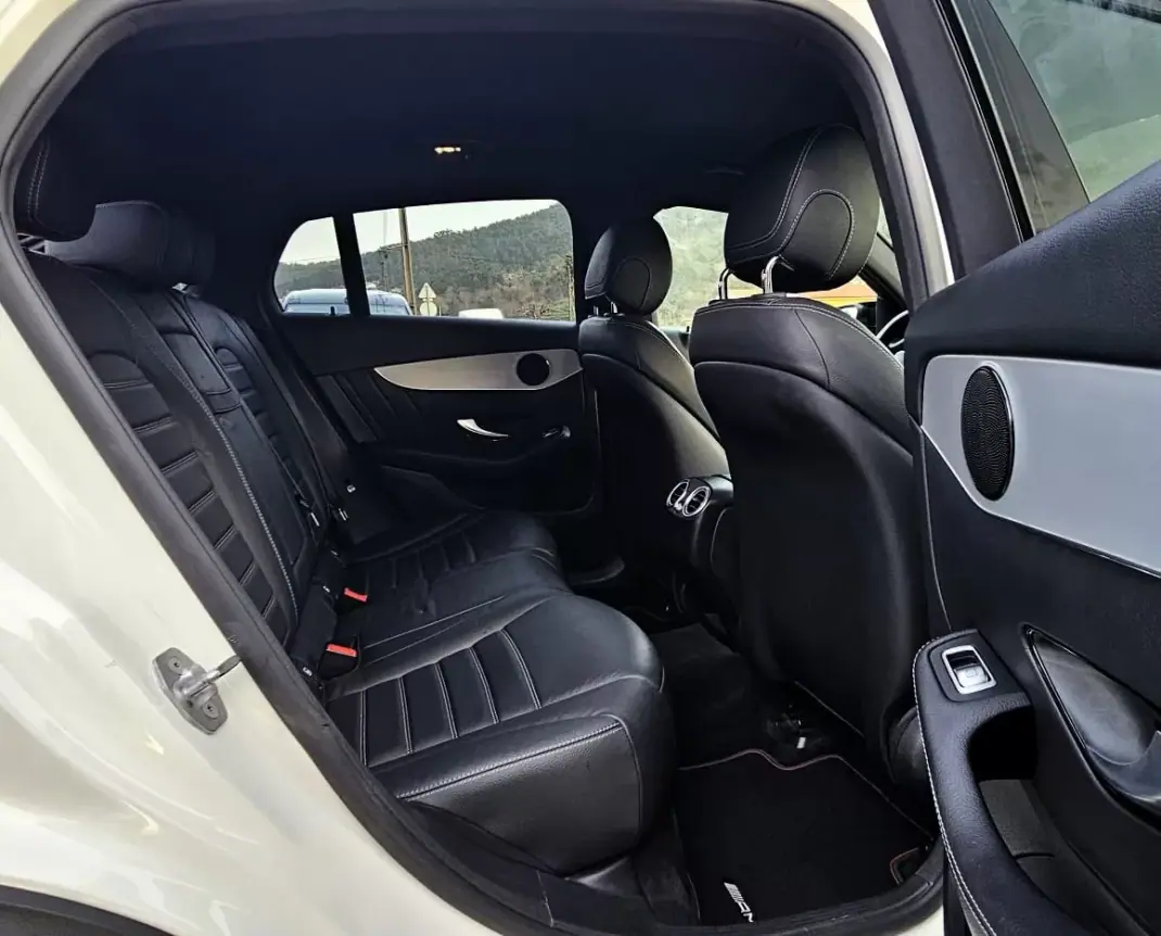 Mercedes-Benz GLC 220 2018 - 44500 EUR, 88000 km - AUTO.MOTO.pt - 88000km - foto 8 de 30