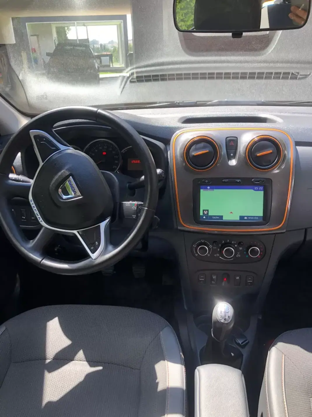 Dacia Sandero 2018 - 9900 EUR, 121000 km - AUTO.MOTO.pt - 121000km - foto 13 de 30
