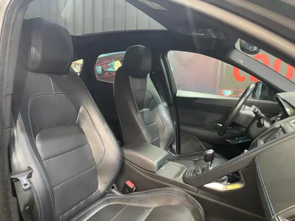 Jaguar E-Pace 2018 - 20899 EUR, 129000 km - 129000km - foto 33 de 48