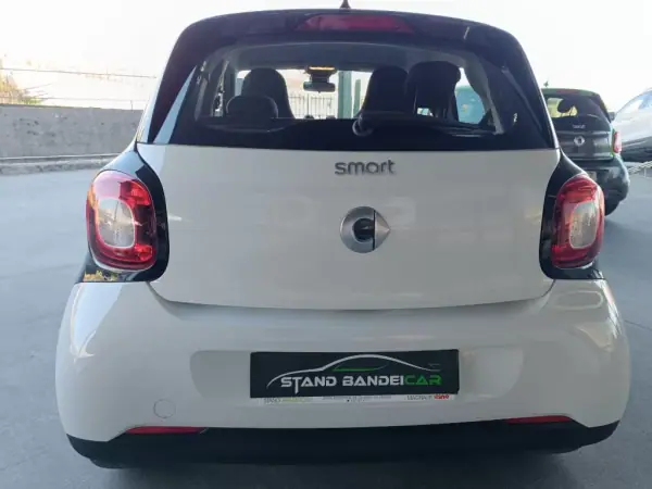 Smart ForFour 2016 - 9900 EUR, 66000 km - AUTO.MOTO.pt - 66000km - foto 25 de 25