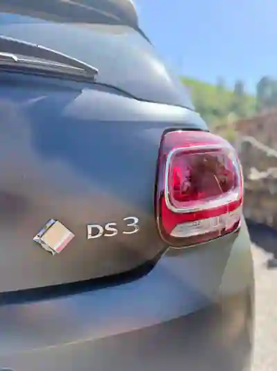 DS DS3 2018 - 16800 EUR, 130000 km - AUTO.MOTO.pt - 130000km - foto 13 de 15