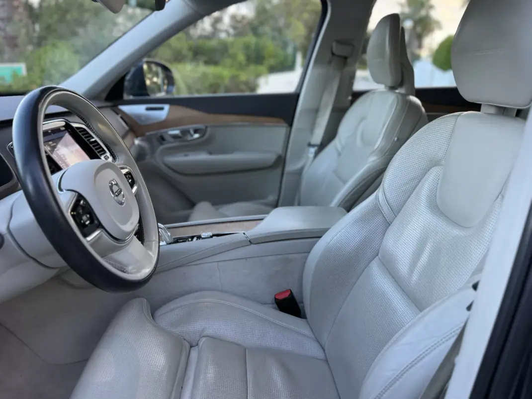Volvo XC 90 2016 - 24999 EUR, 180000 km - AUTO.MOTO.pt - 180000km - foto 25 de 25