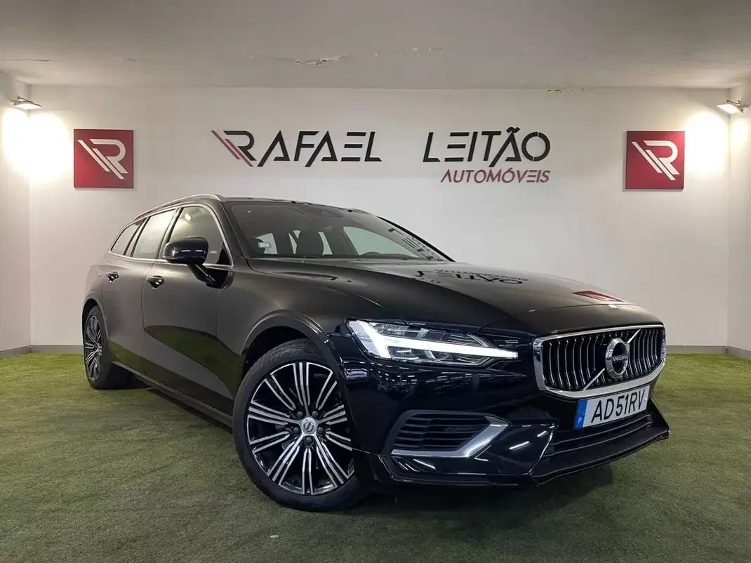 Volvo V60 2020 - 24950 EUR, 123000 km - AUTO.MOTO.pt - 123000km - foto 4 de 32