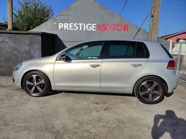 Volkswagen Golf 2012 - 11750 EUR, 153000 km - AUTO.MOTO.pt - 153000km - foto 4 de 19