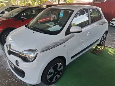 Renault Twingo 2018 - 10950 EUR, 60000 km - AUTO.MOTO.pt - 60000km - foto 2 de 12