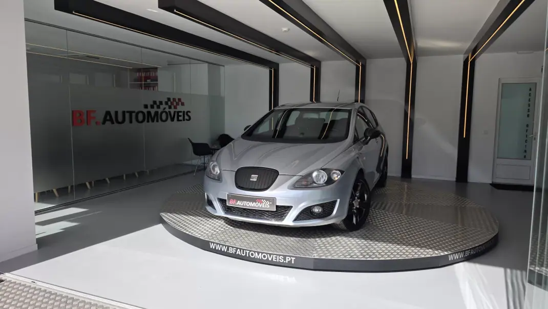 SEAT Leon 2011 - 8900 EUR, 188295 km - AUTO.MOTO.pt - 188295km - foto 13 de 52